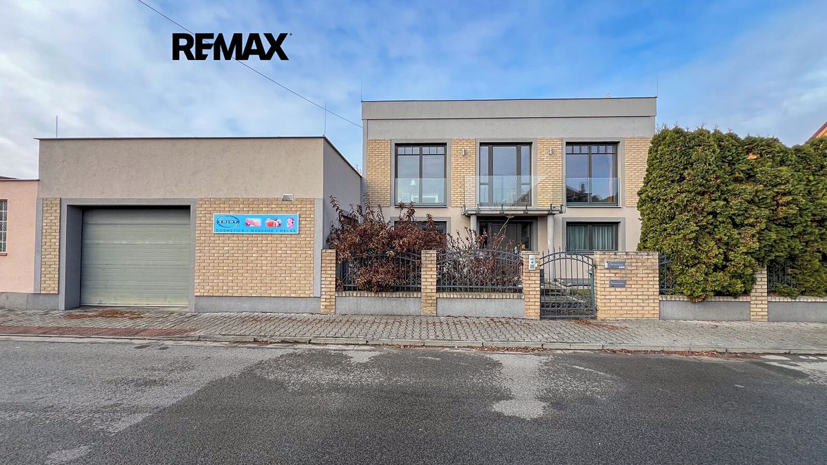 Prodej rodinného domu 280 m², pozemek 464 m²